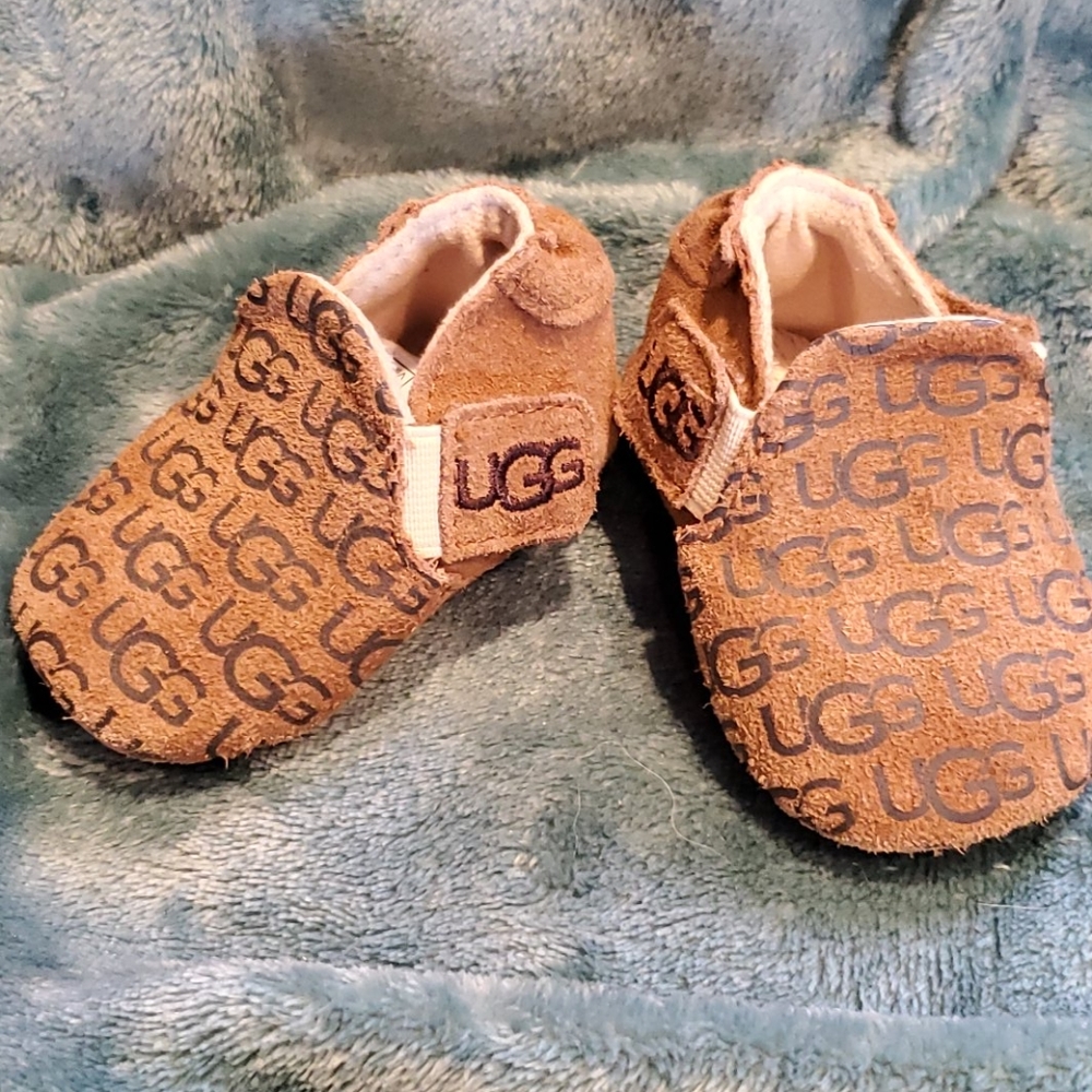 UGG baby Roos size 0/1